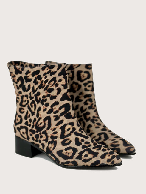 Lucky Leopar Desen Bot 🖤